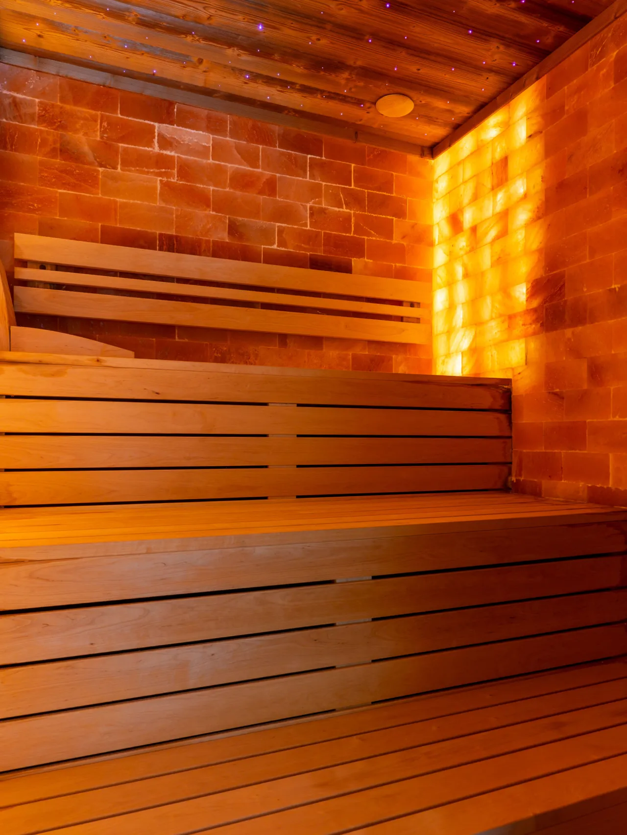 Saună sare cromoterapie